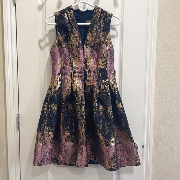 NWT Vince Camuto Jacquard Blue and Golden Dress Women' size 8 - Picture 1 of 4